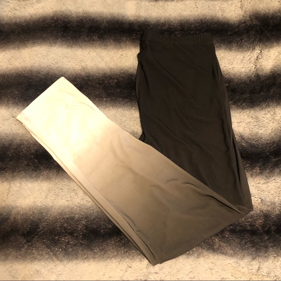 Venus Women’s Dark Gray to Cream Ombre Leggings XL - Picture 2 of 8